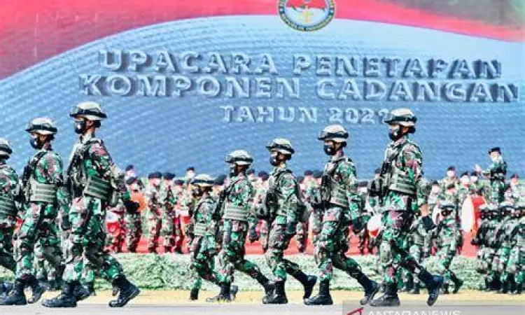 Latihan dasar militer untuk komponen cadangan