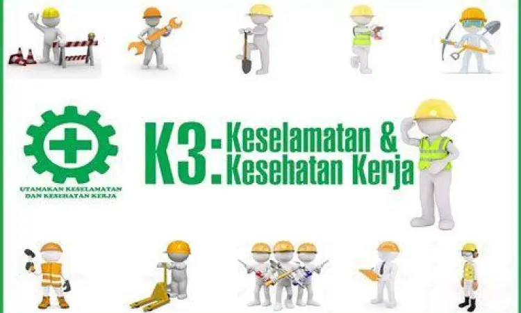 Inspeksi Ahli K3 Seorang ahli K3 melakukan inspeksi di area industri