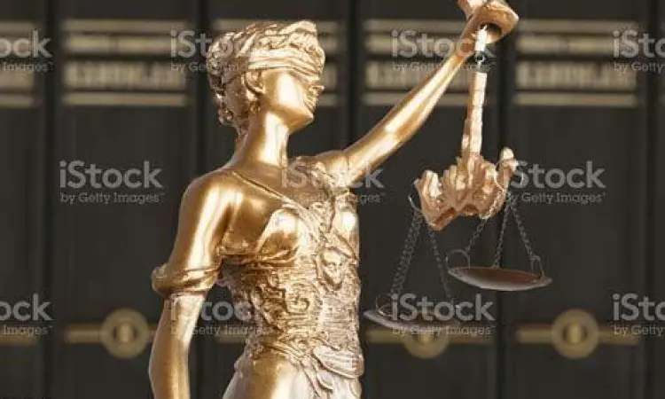 Timbangan keadilan sebagai simbol supremasi hukum dan konstitusi