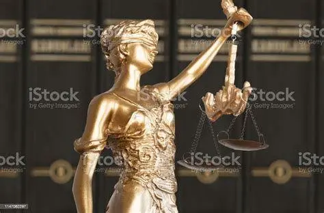 Simbol Keadilan Hukum Timbangan keadilan sebagai simbol supremasi hukum dan konstitusi