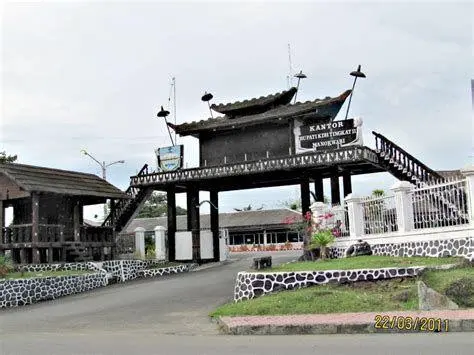 Simbol Otonomi Daerah Arsitektur kantor pemerintahan daerah lama