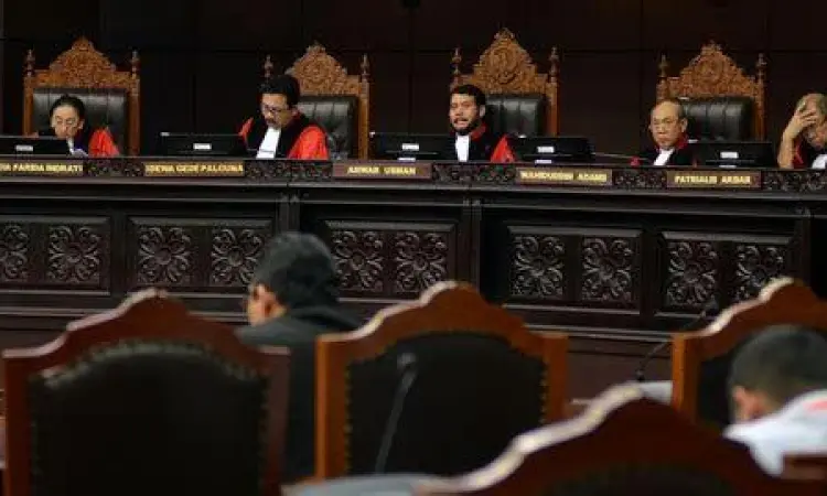 Suasana persidangan sebagai implementasi hukum formal