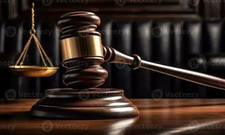 Palu Hakim Palu hakim sebagai simbol sanksi dan keputusan hukum