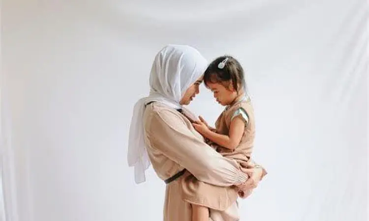Kemuliaan Ibu Kedekatan ibu dan anak dalam pengajaran Islam