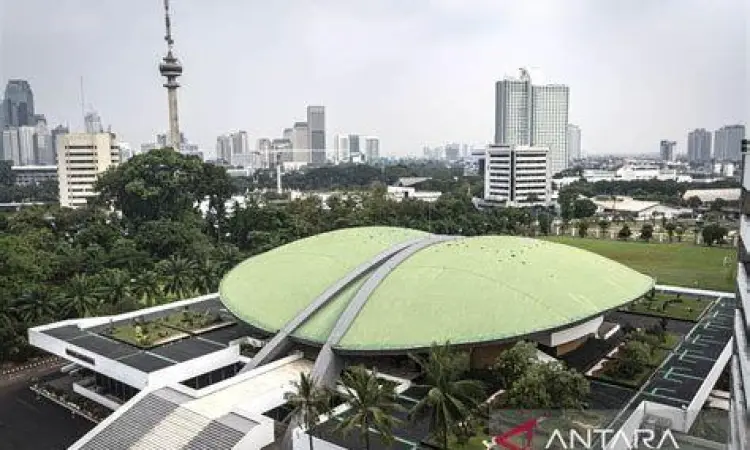 Gedung DPR RI tempat perumusan undang-undang pendidikan