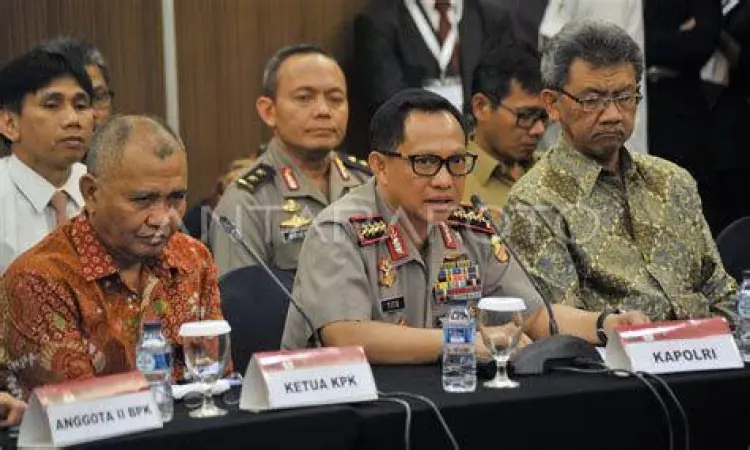 Integritas Penegak Hukum Aparat penegak hukum sedang menjalankan tugas