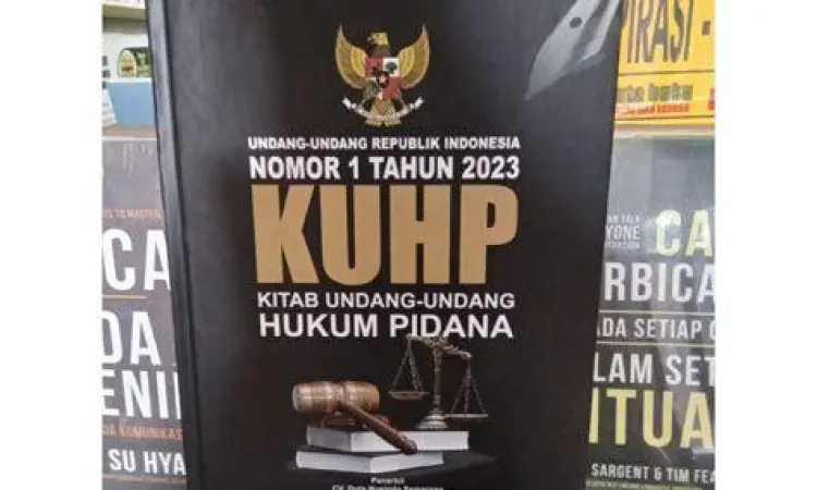 Kitab Undang-Undang Hukum Pidana Buku KUHP sebagai representasi hukum publik