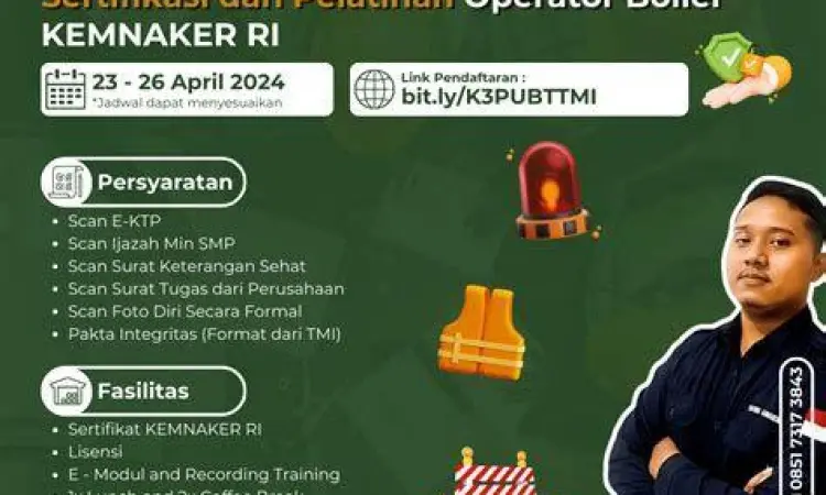 Operator sedang memantau panel kontrol boiler