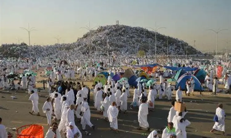 Jamaah Haji Indonesia saat wukuf di Arafah