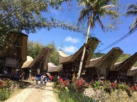 Desa Adat di Indonesia Pemandangan desa adat yang masih menjalankan hukum adat