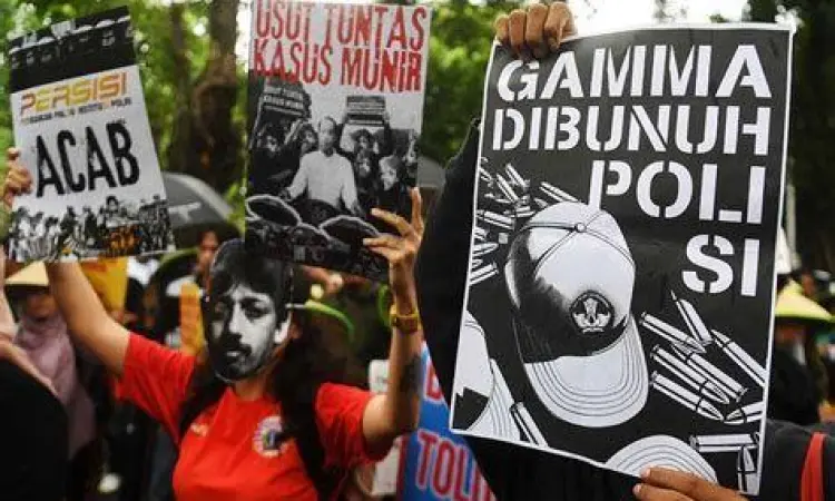 Aksi damai masyarakat menuntut keadilan HAM