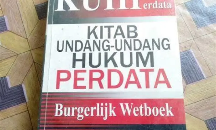 Buku hukum material KUHP dan KUHPerdata