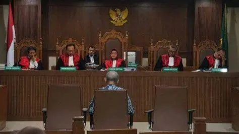 Penegakan Hukum Subjektif Suasana persidangan sebagai tempat penuntutan hukum subjektif