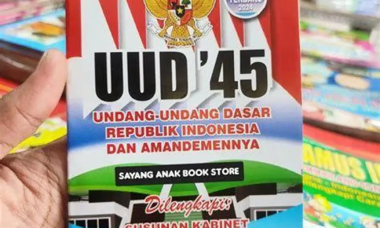 Konstitusi dan Dasar Hukum MPR Buku konstitusi UUD 1945 sebagai dasar hukum MPR