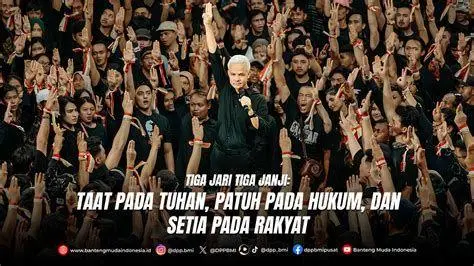 Ketaatan Hukum Masyarakat Masyarakat Indonesia menjalankan nilai-nilai konstitusi