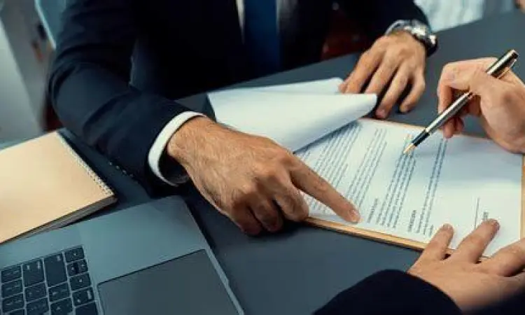 Proses Penandatanganan Kontrak Kerja Penandatanganan kontrak kerja sesuai dasar hukum Indonesia