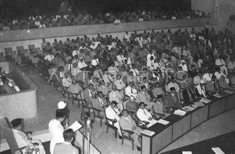 Sidang Dewan Konstituante Suasana Sidang Dewan Konstituante yang mengalami kebuntuan