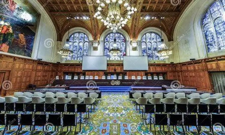 Pengadilan Internasional Ruang sidang pengadilan internasional sebagai penegak hukum politik