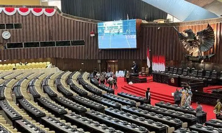 Suasana sidang MPR dalam pembahasan undang-undang