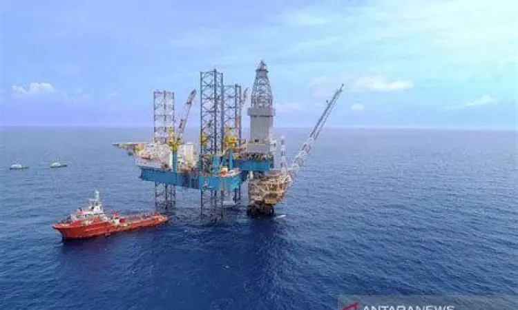 Eksplorasi Migas Indonesia Platform pengeboran minyak lepas pantai di landas kontinen