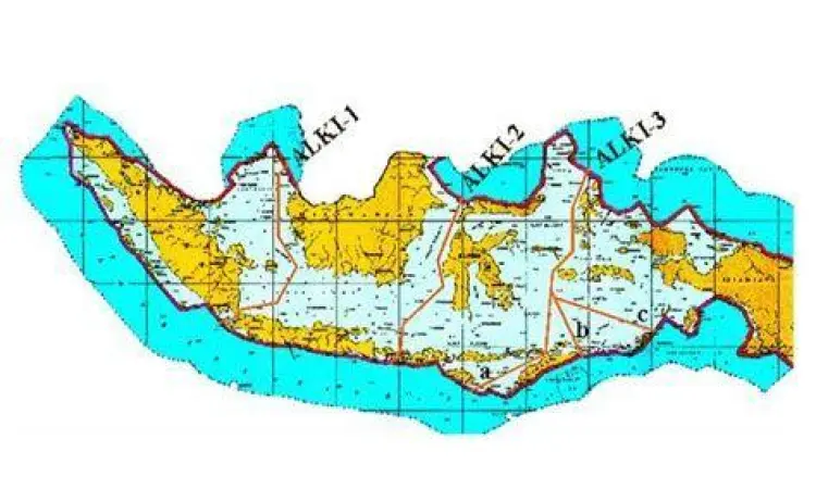 Peta perbandingan batas laut Indonesia sebelum dan sesudah Deklarasi Djuanda