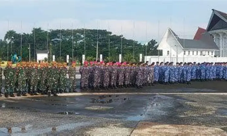 Implementasi Bela Negara Warga negara melakukan pelatihan bela negara