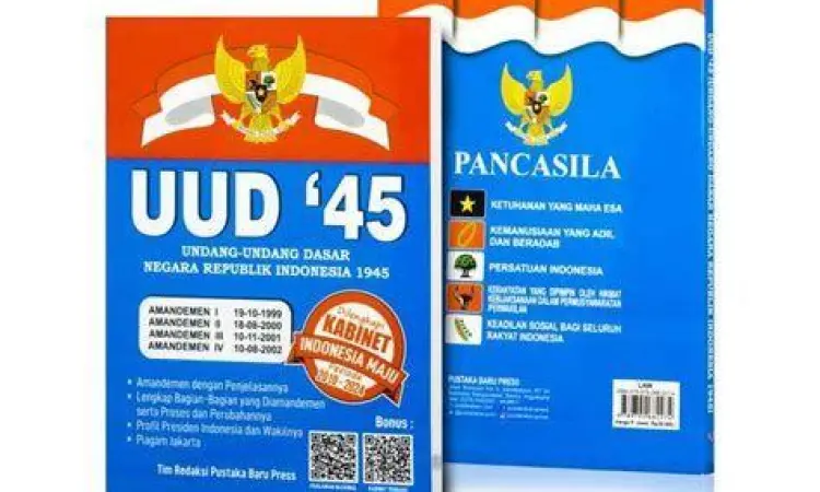 Buku UUD 1945 dan KUHP sebagai landasan hukum