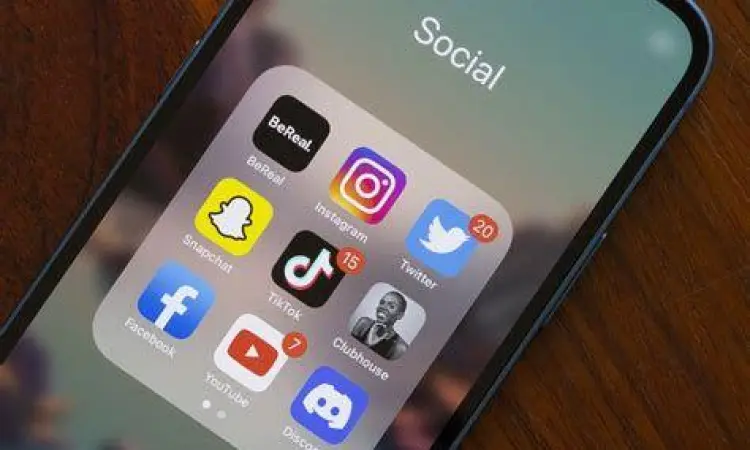 Penggunaan media sosial dan hukum ITE