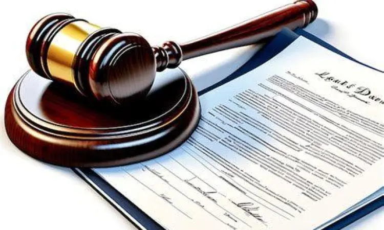 Dokumen hukum dan palu hakim