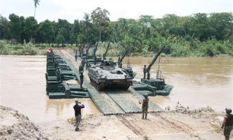 Jembatan Ponton Struktur jembatan ponton terapung