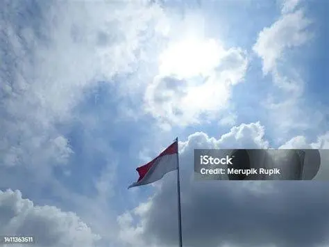 Sang Saka Merah Putih Bendera Merah Putih berkibar sebagai simbol kedaulatan