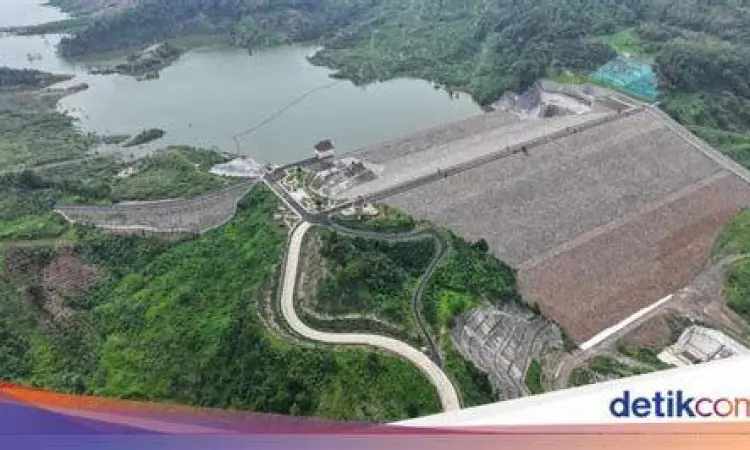 Konstruksi Bendungan Struktur dinding bendungan yang menebal di bagian bawah akibat tekanan hidrostatis